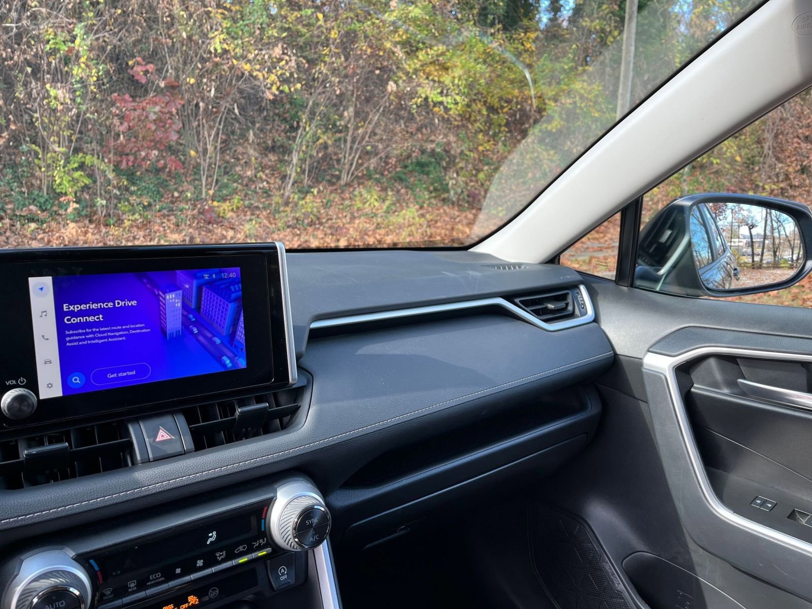 Thumbnail: 2025 Toyota RAV4 - 31