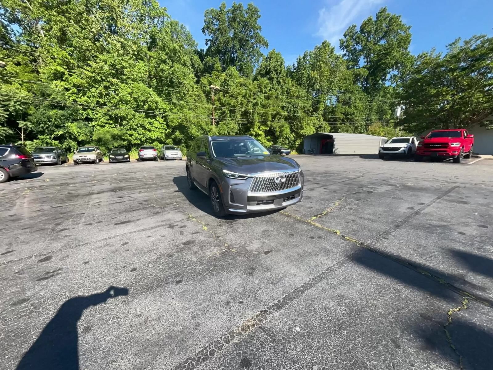 Thumbnail: 2026 INFINITI QX60 - 16