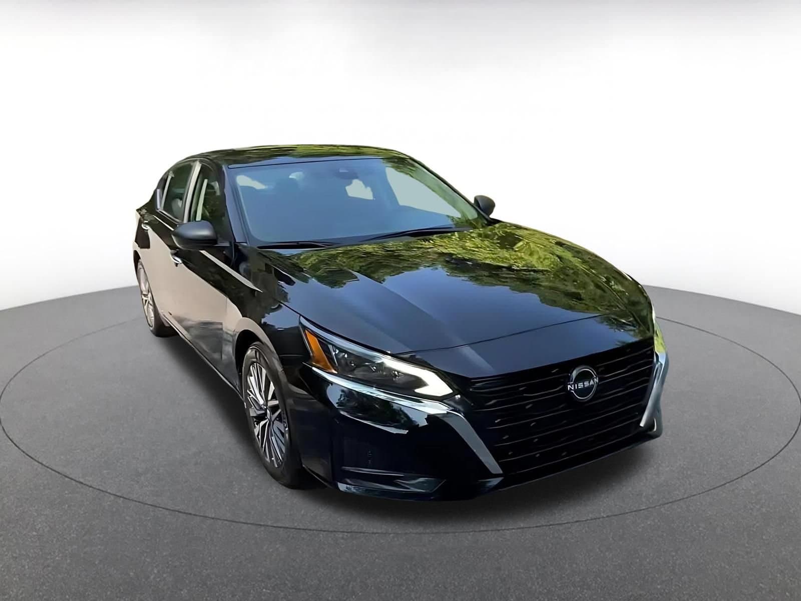 Thumbnail: 2025 Nissan Altima - 3