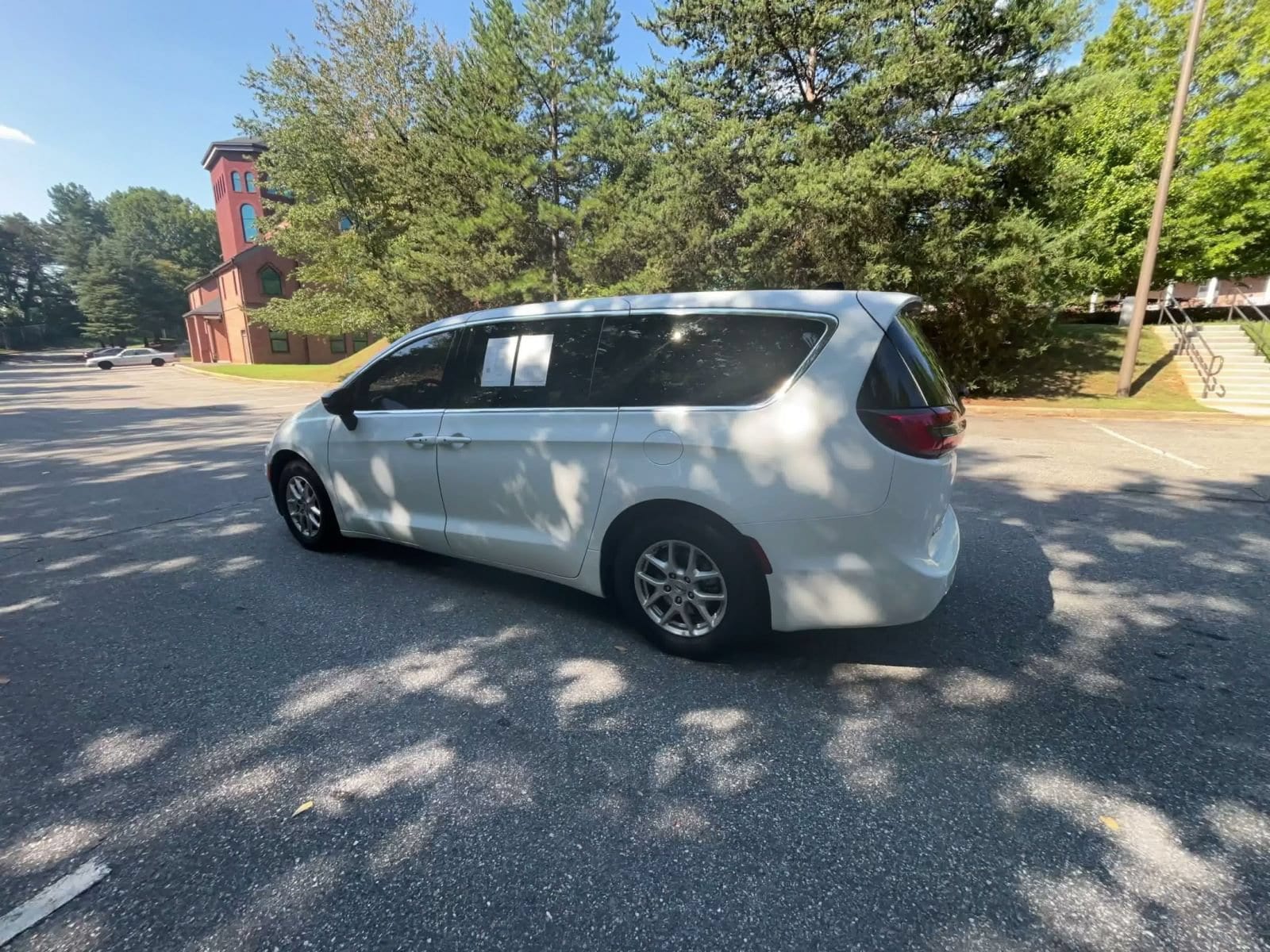 Thumbnail: 2024 Chrysler Pacifica - 9