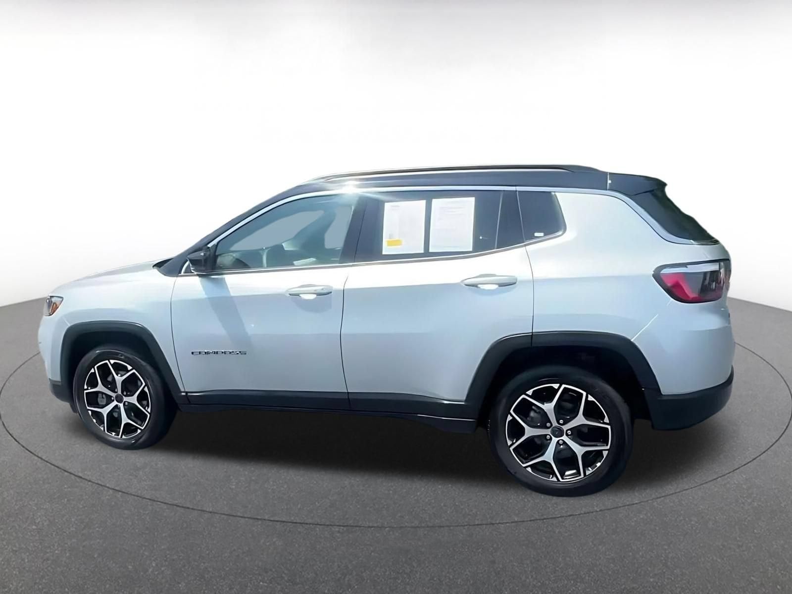 Thumbnail: 2025 Jeep Compass - 9