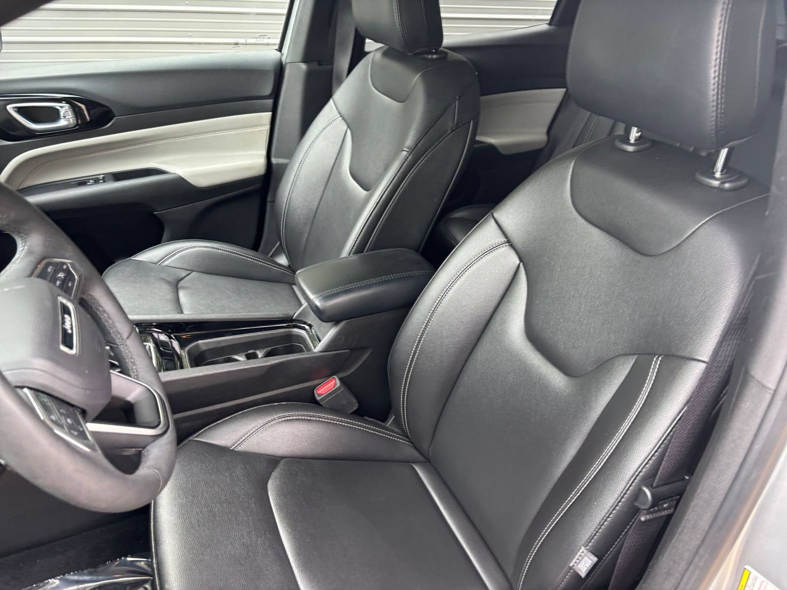 Thumbnail: 2025 Jeep Compass - 31
