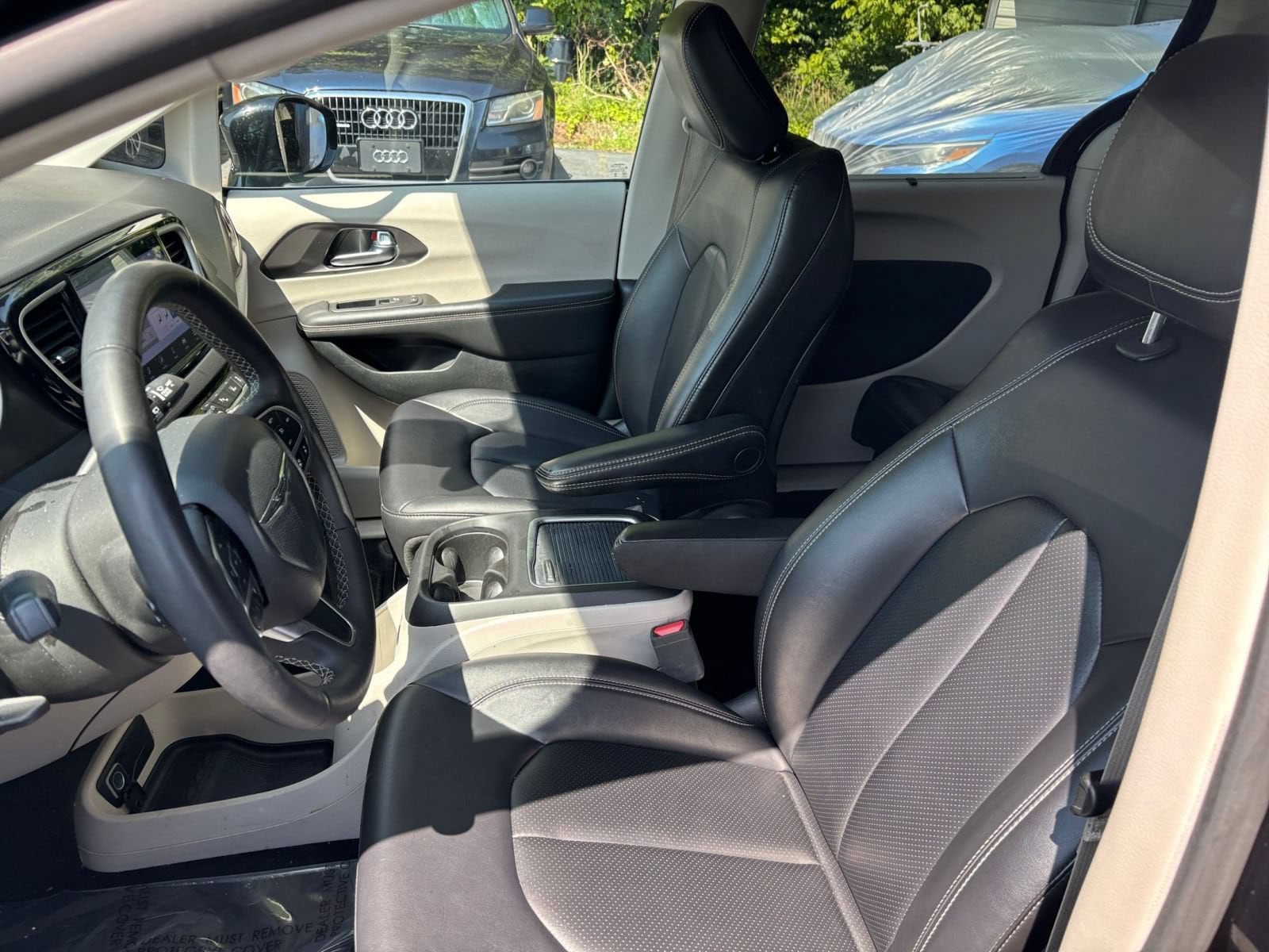 Thumbnail: 2024 Chrysler Pacifica - 19