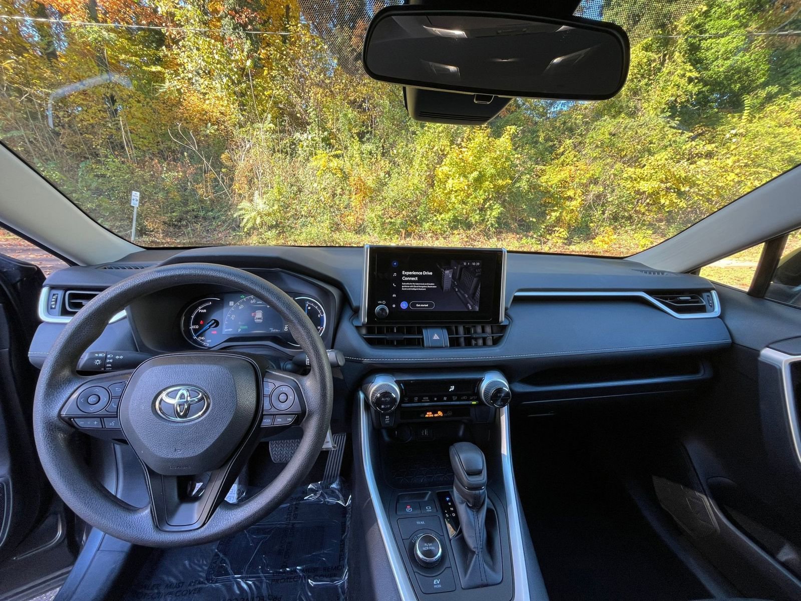 Thumbnail: 2025 Toyota RAV4 - 29