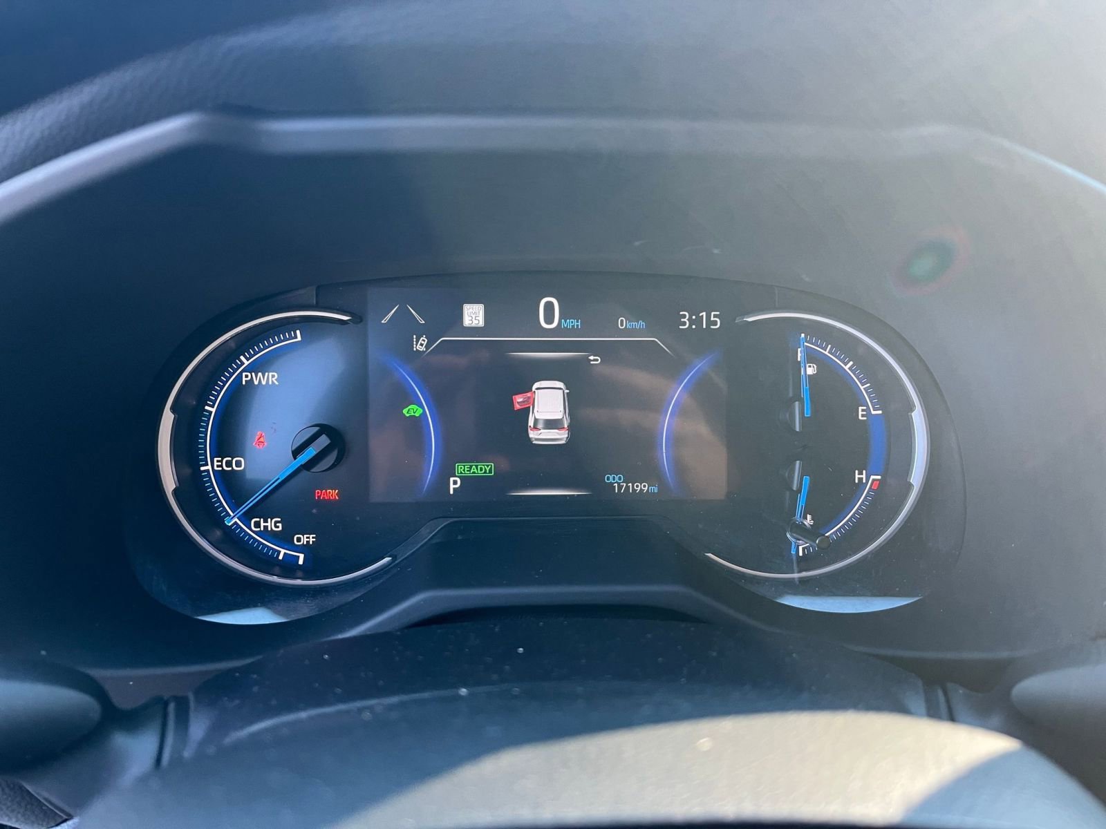 Thumbnail: 2025 Toyota RAV4 - 34