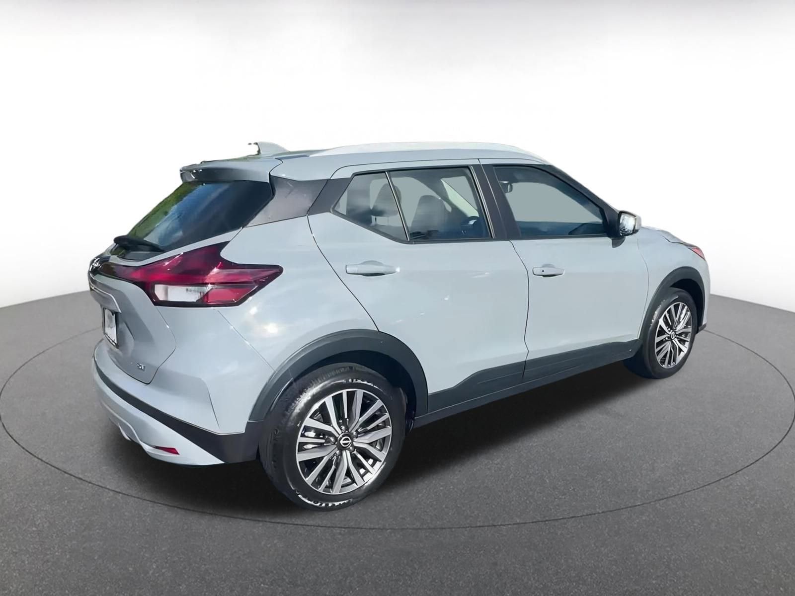 2024 Nissan Kicks SV 15