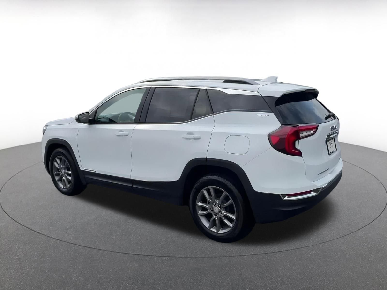 2024 GMC Terrain SLT 10