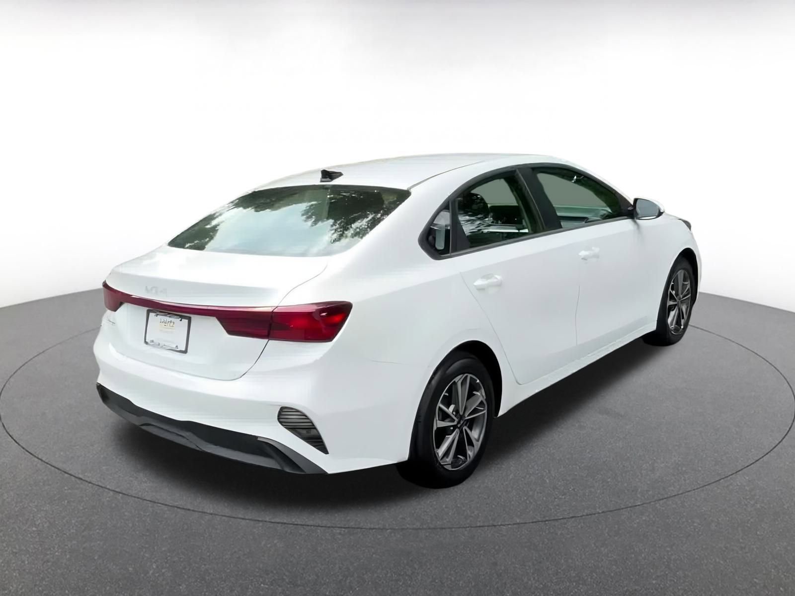 Thumbnail: 2024 Kia Forte - 12