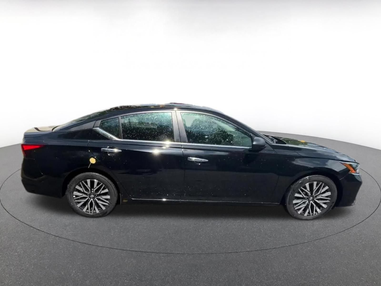 Thumbnail: 2025 Nissan Altima - 15