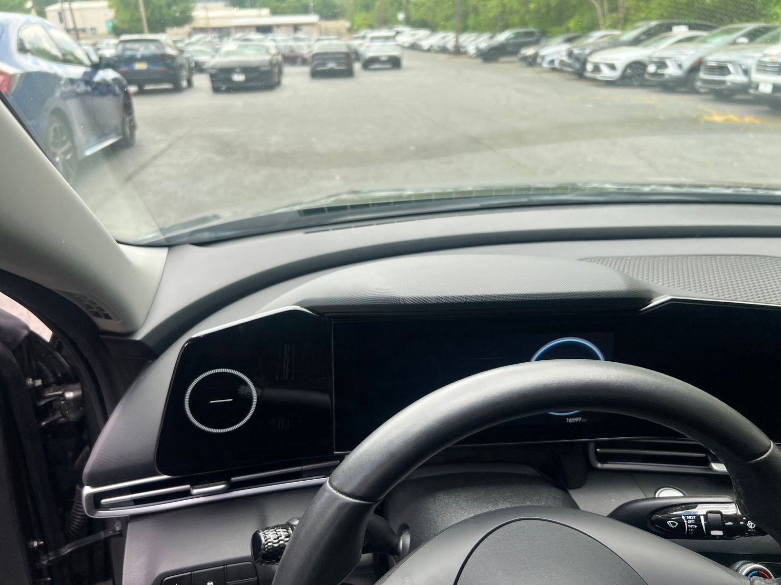 Thumbnail: 2025 Hyundai Elantra - 30