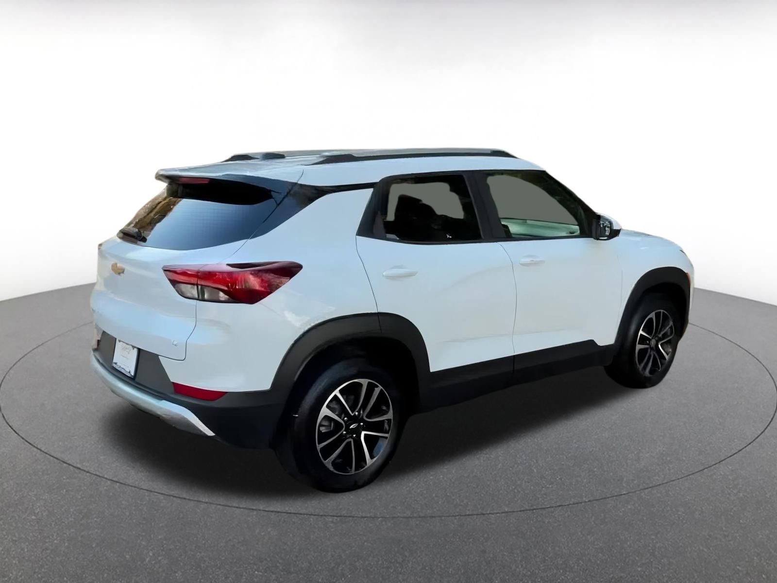 Thumbnail: 2025 Chevrolet TrailBlazer - 15