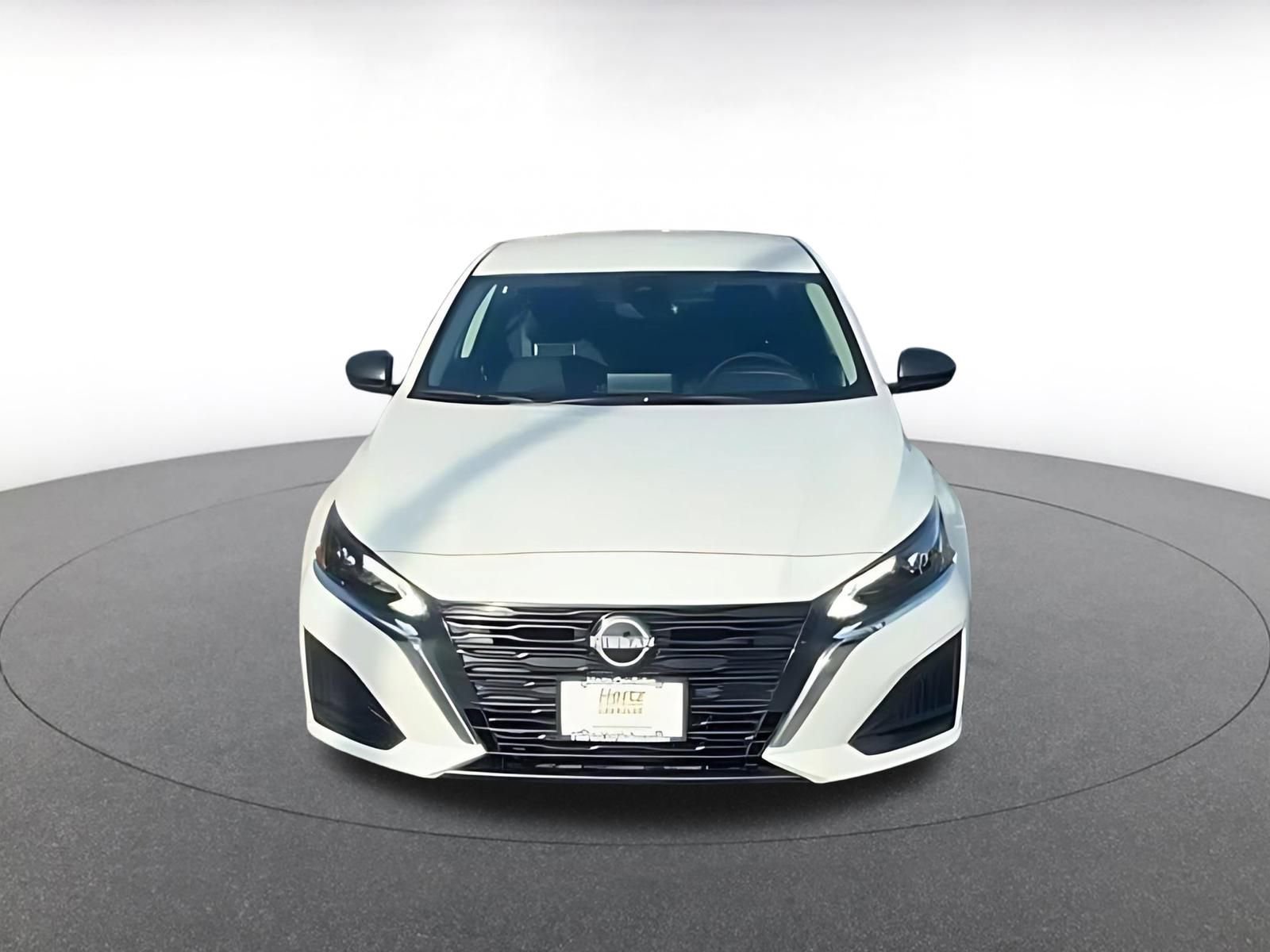 Thumbnail: 2025 Nissan Altima - 4