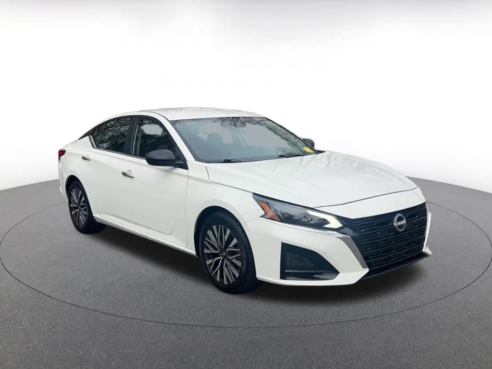 Thumbnail: 2025 Nissan Altima - 3