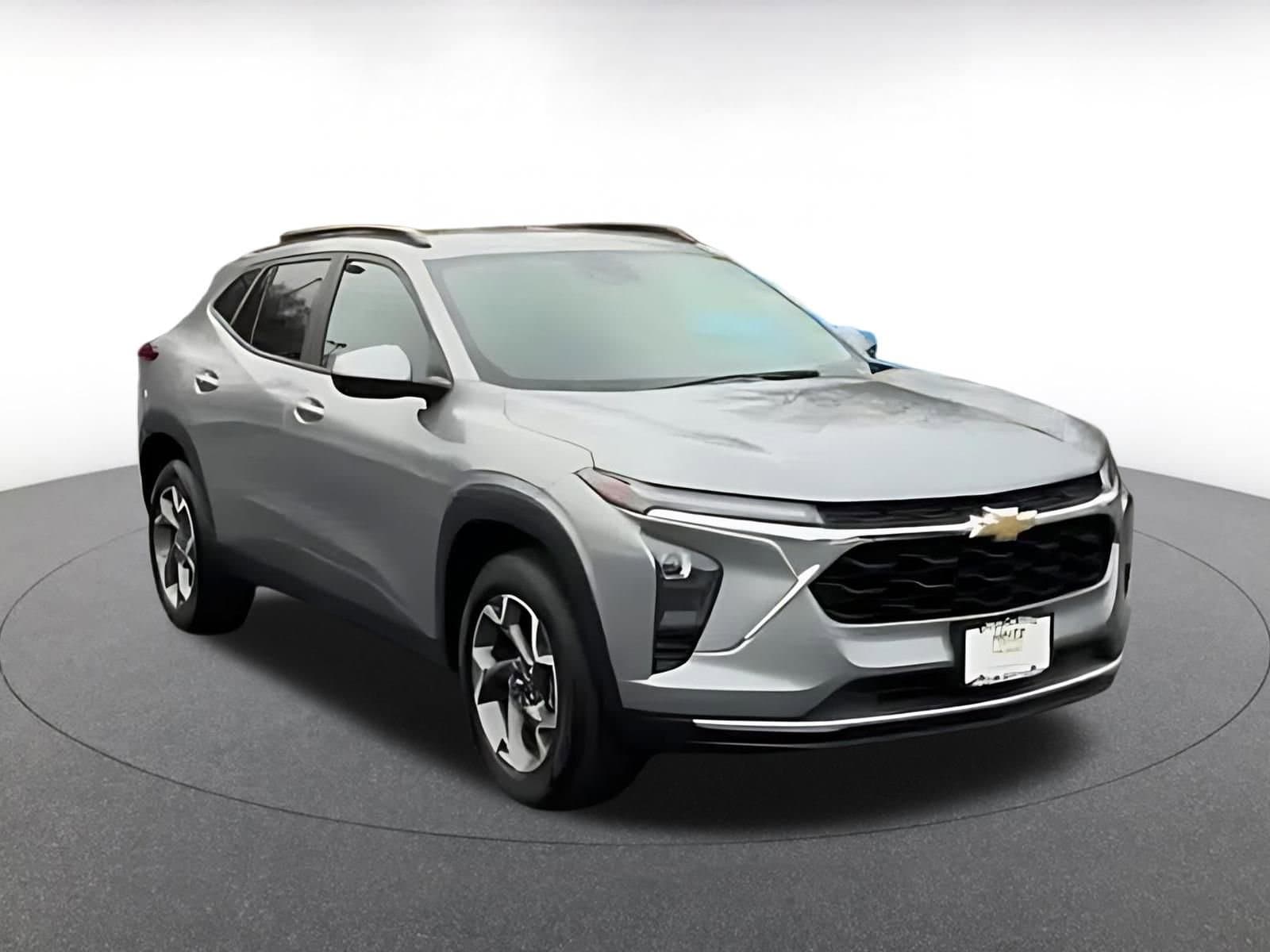 Thumbnail: 2025 Chevrolet Trax - 3