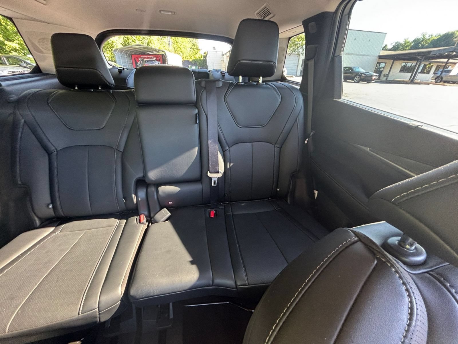 Thumbnail: 2026 INFINITI QX60 - 35