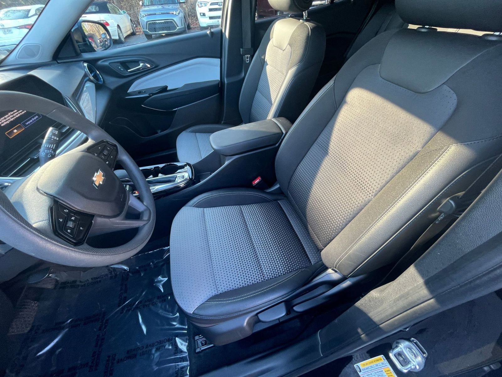 Thumbnail: 2025 Chevrolet Trax - 30