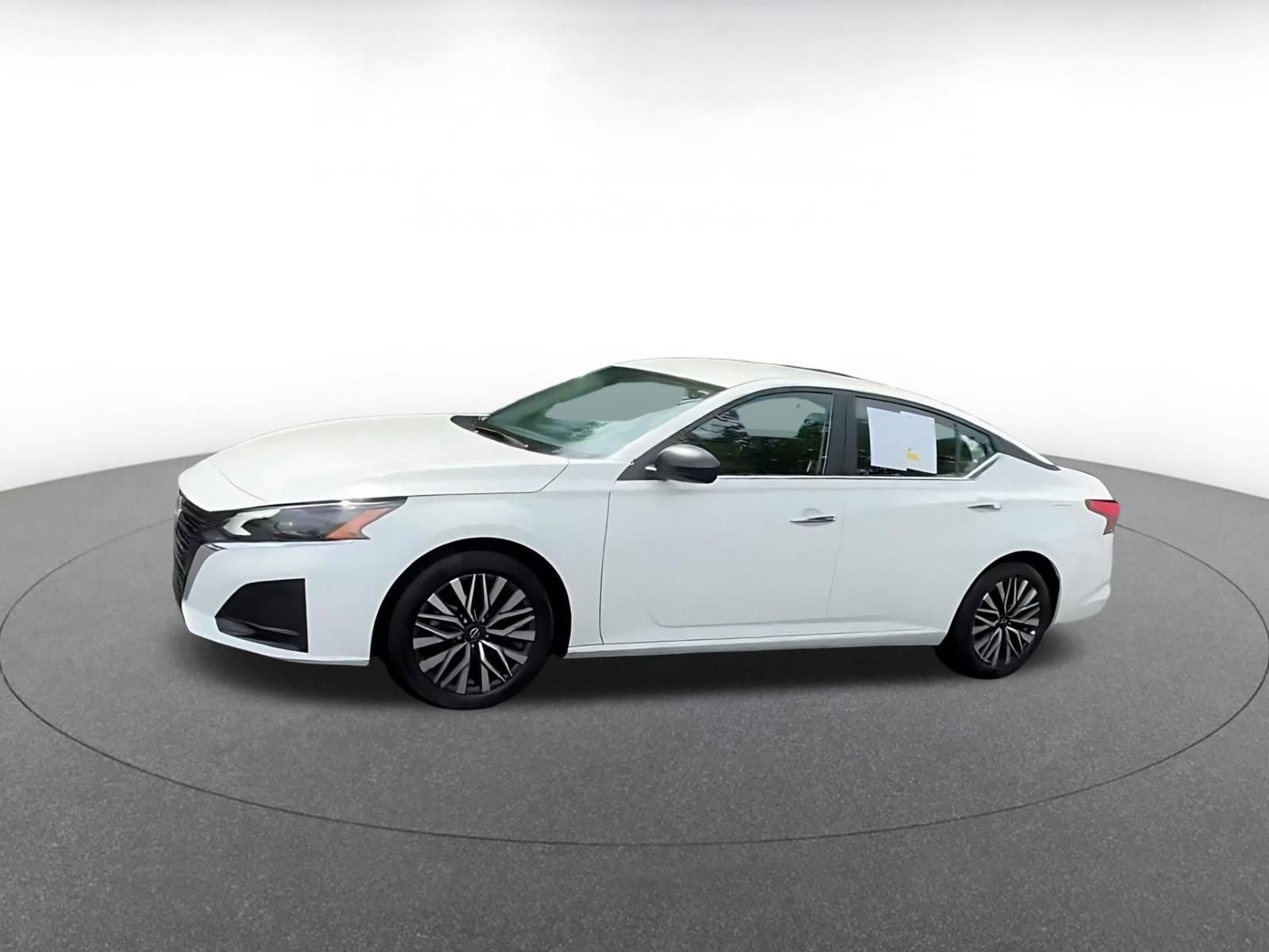 Thumbnail: 2025 Nissan Altima - 8