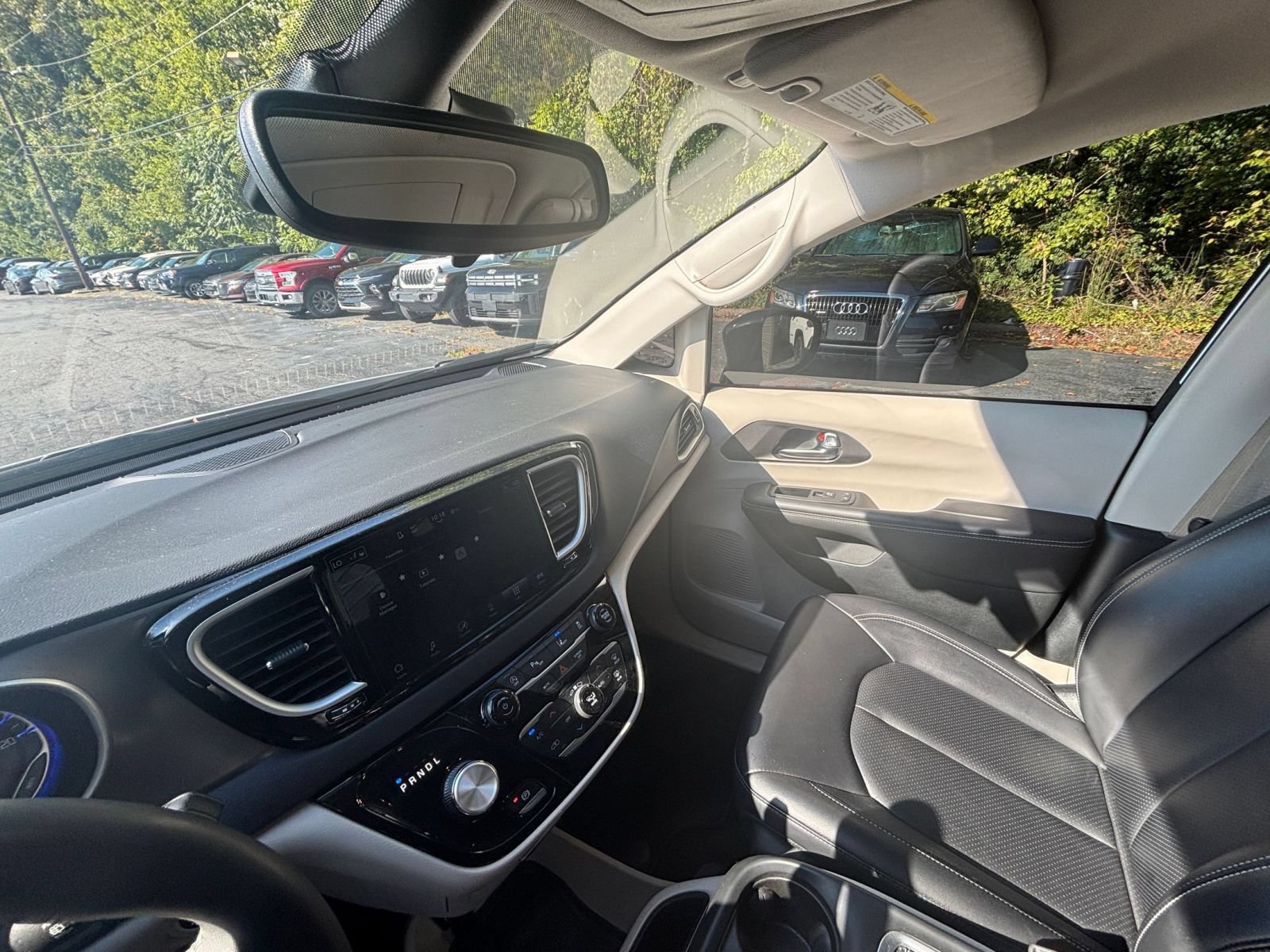 Thumbnail: 2024 Chrysler Pacifica - 34
