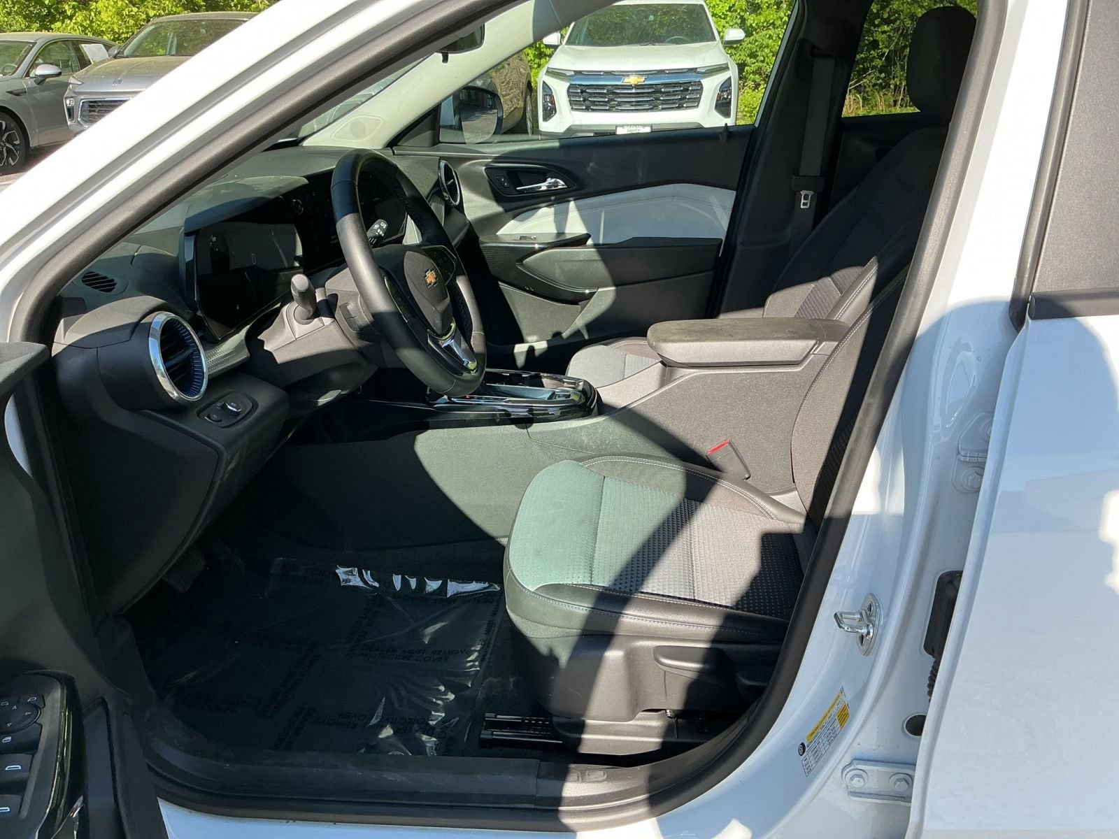 Thumbnail: 2025 Chevrolet Trax - 22