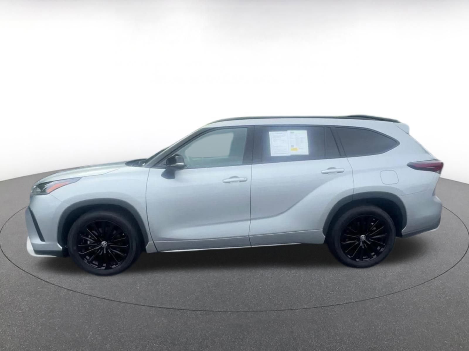 Thumbnail: 2025 Toyota Highlander - 9