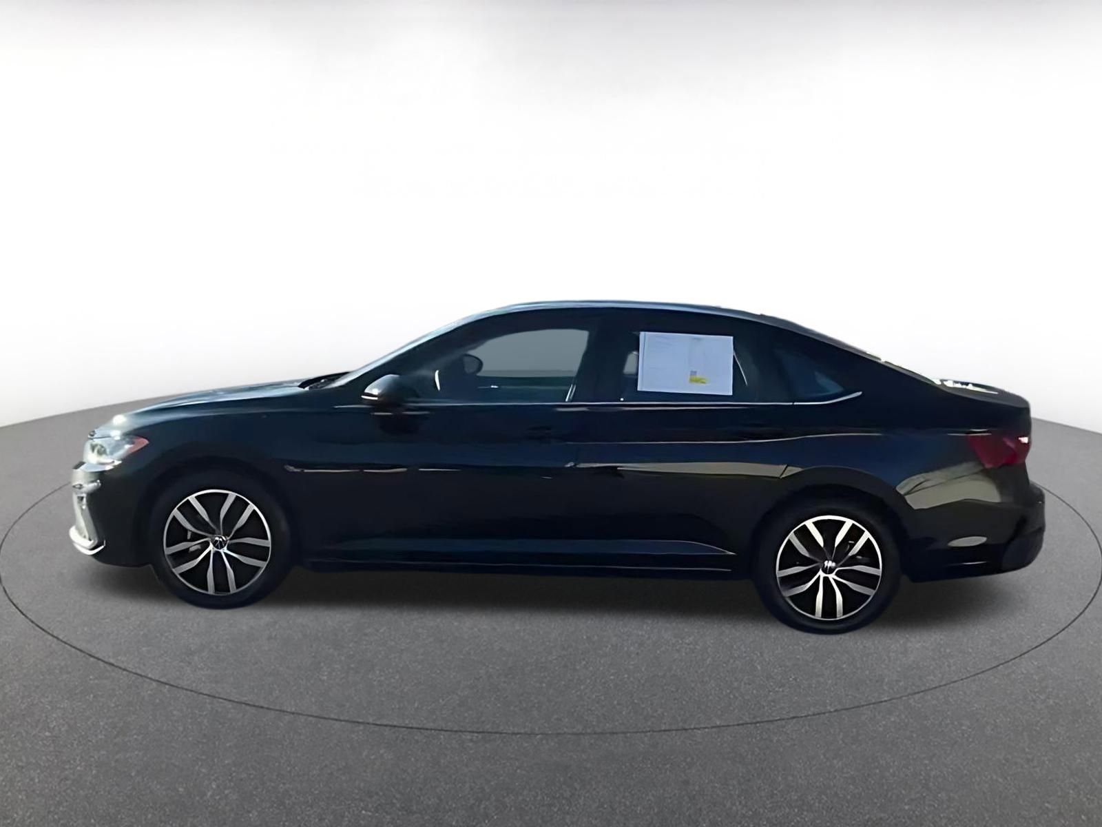 Thumbnail: 2025 Volkswagen Jetta - 9