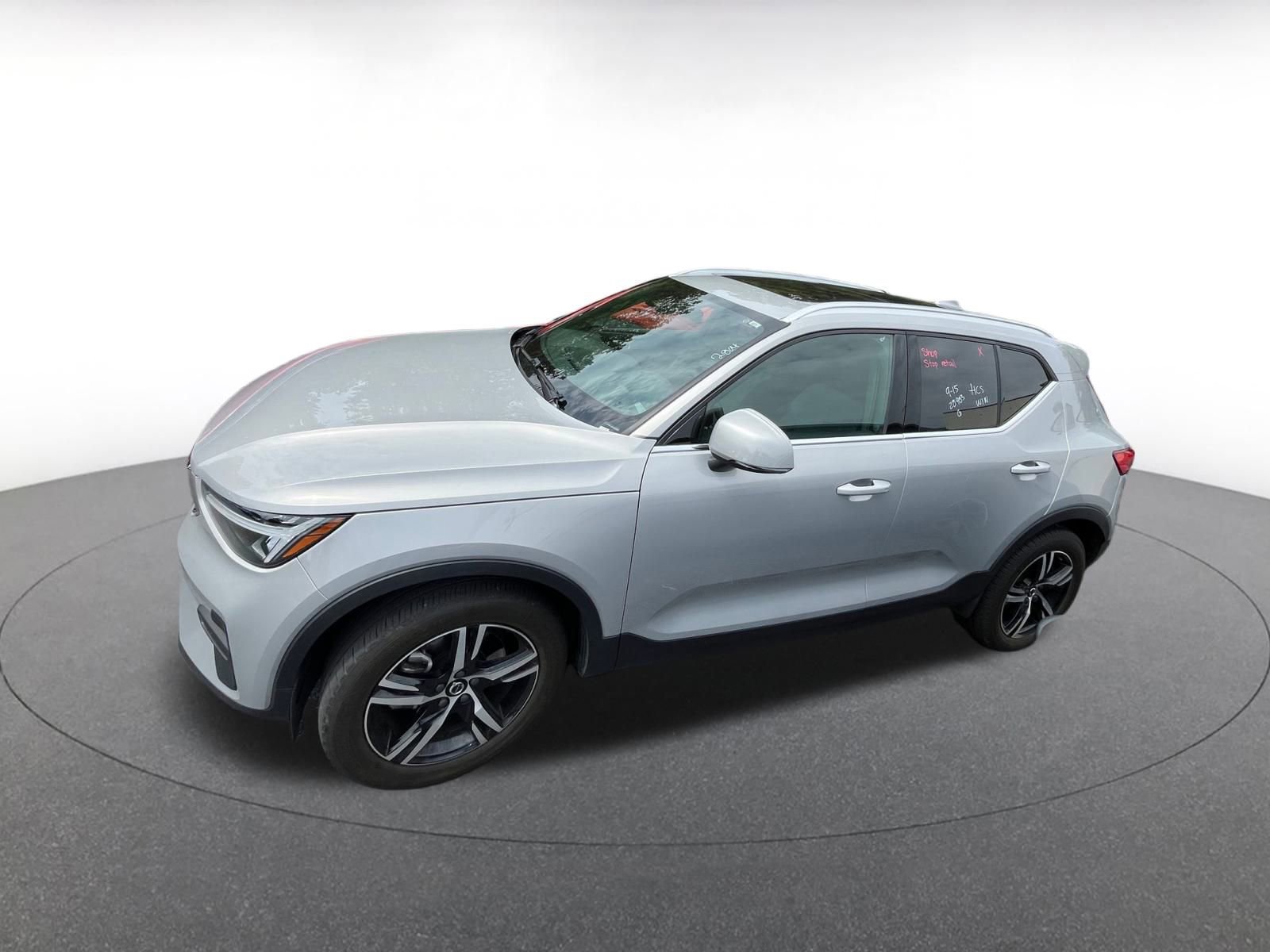 Thumbnail: 2024 Volvo XC40 - 12