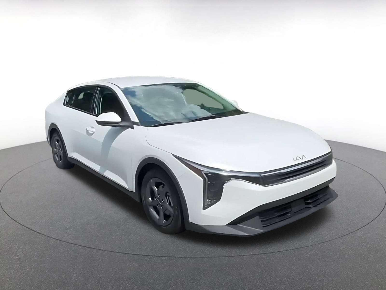 Thumbnail: 2026 Kia K4 - 3