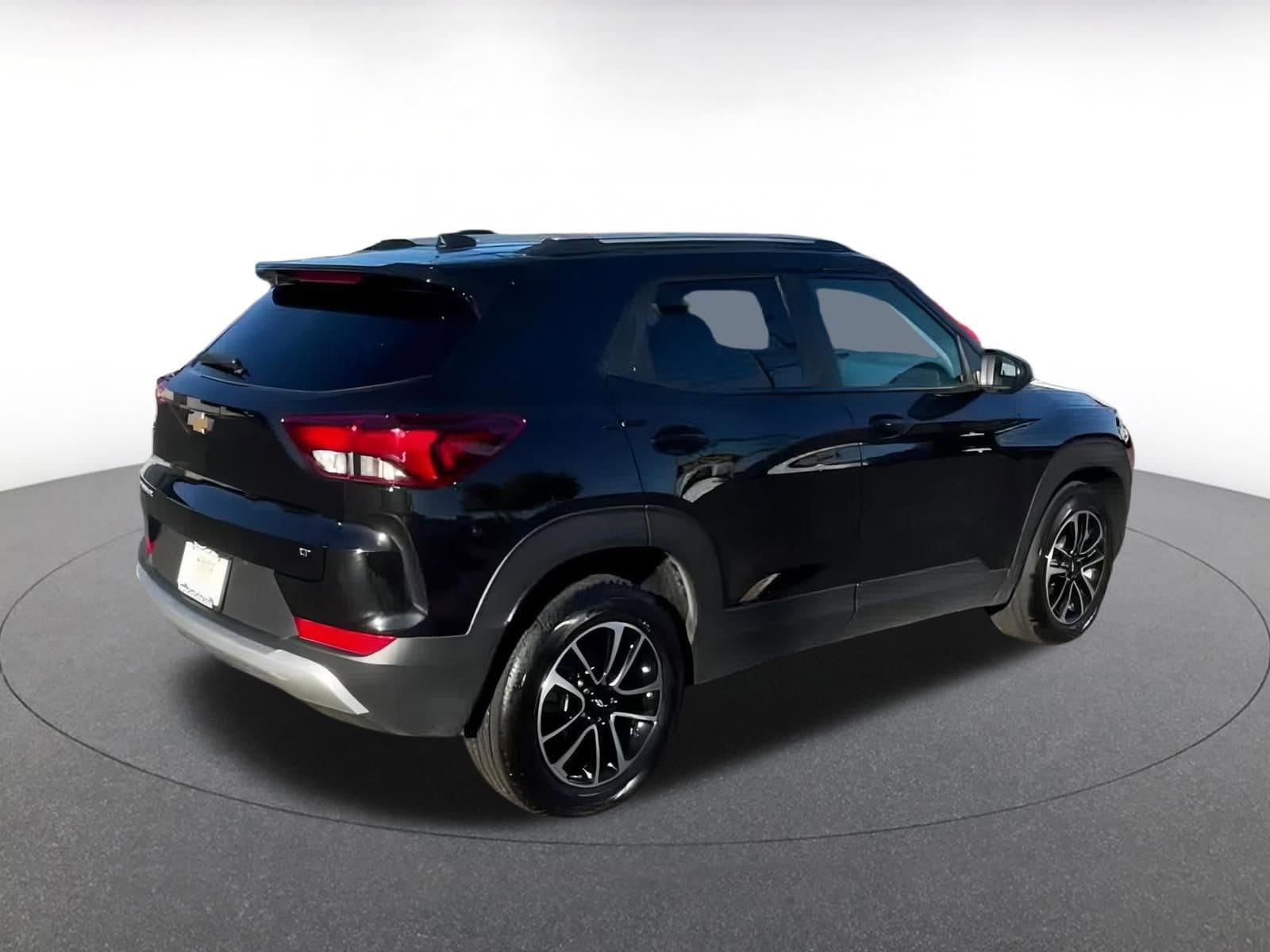 Thumbnail: 2025 Chevrolet TrailBlazer - 15