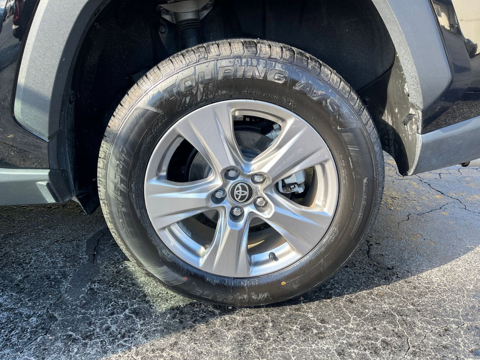 Thumbnail: 2025 Toyota RAV4 - 25