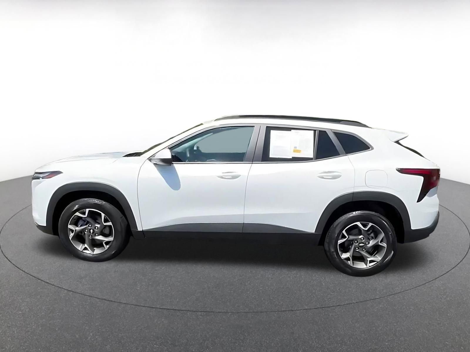 Thumbnail: 2025 Chevrolet Trax - 9