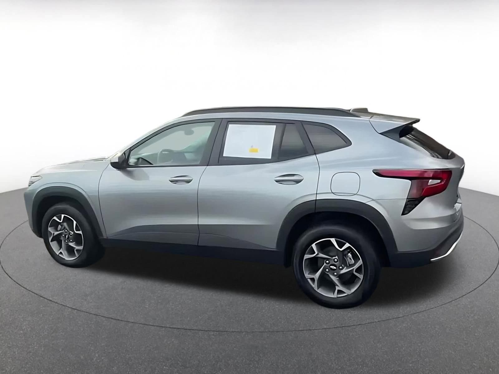 Thumbnail: 2025 Chevrolet Trax - 9