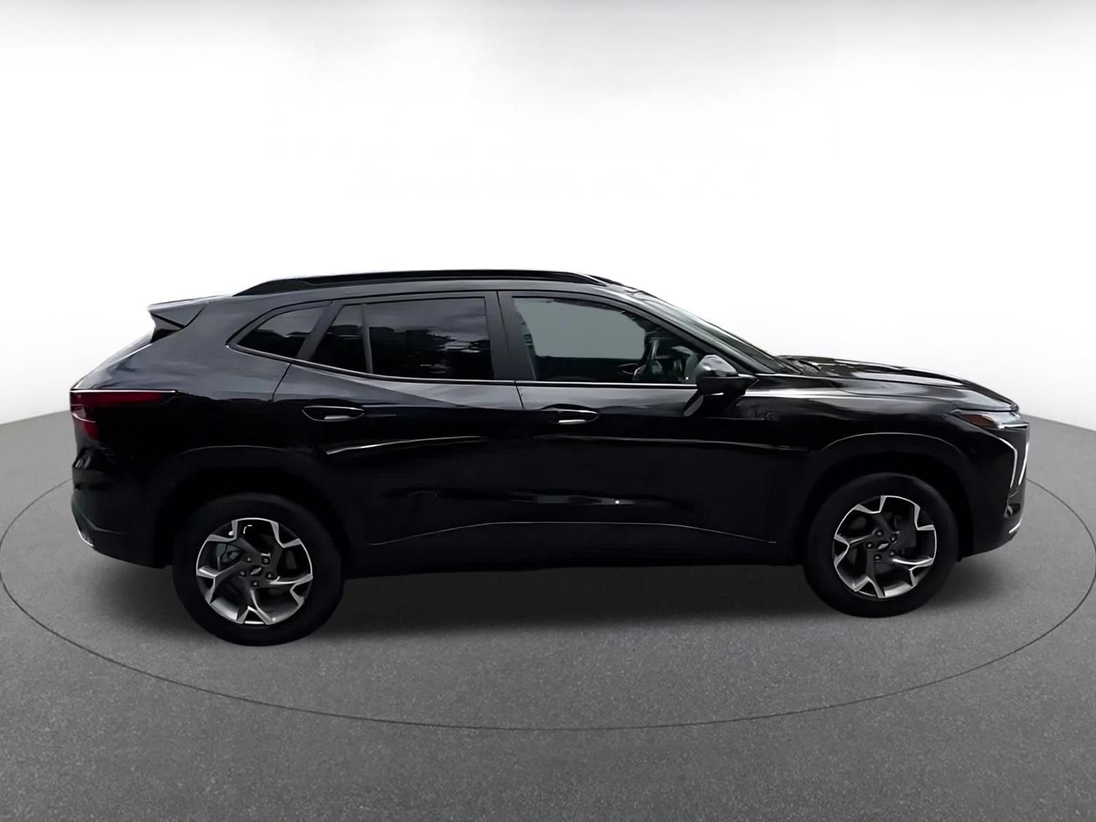 Thumbnail: 2025 Chevrolet Trax - 13
