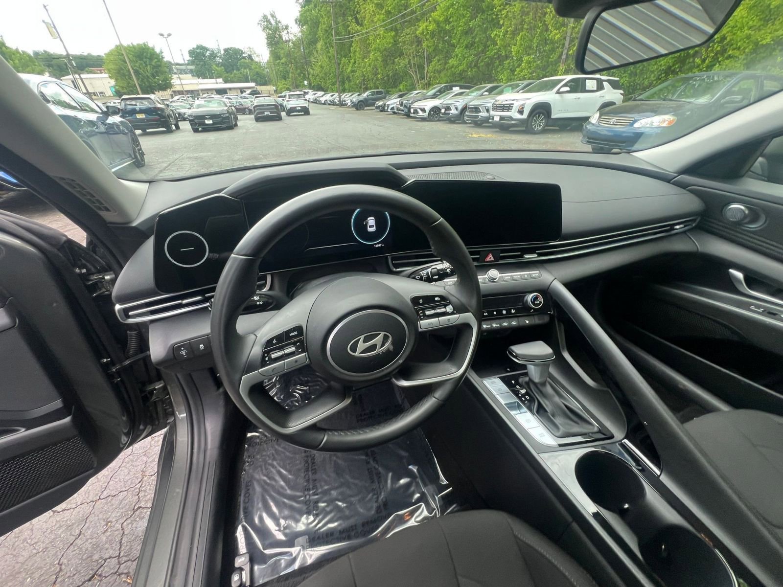 Thumbnail: 2025 Hyundai Elantra - 29