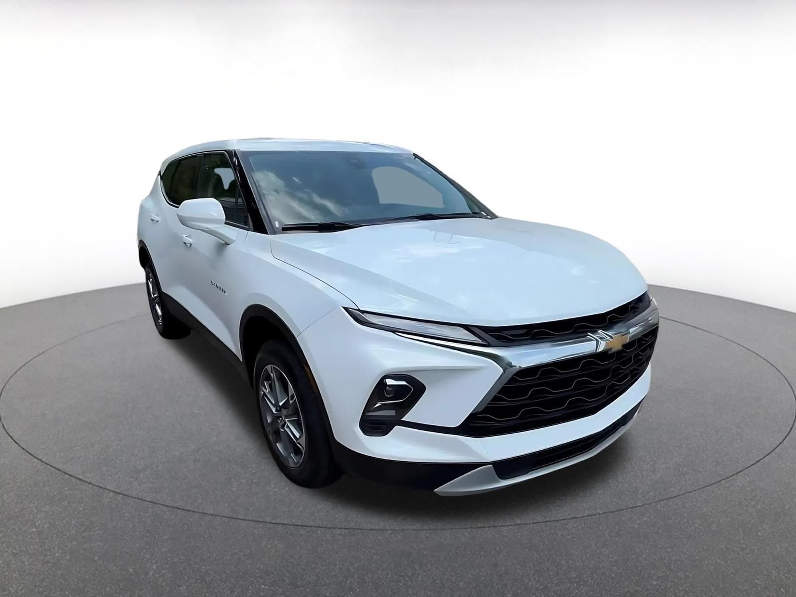 Thumbnail: 2026 Chevrolet Blazer - 3