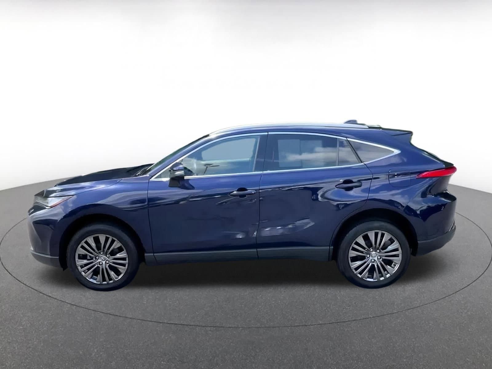 Thumbnail: 2023 Toyota Venza - 9