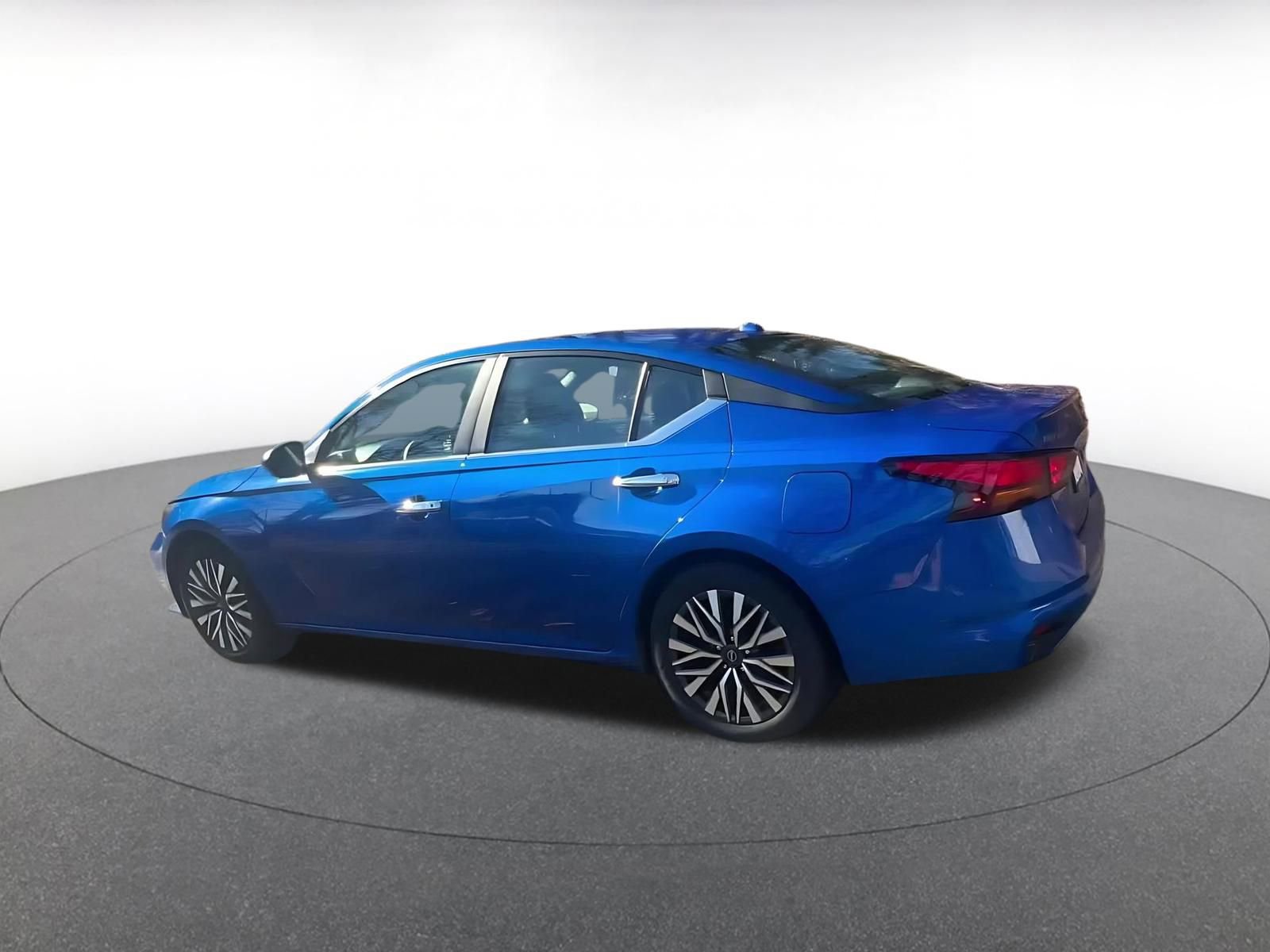 Thumbnail: 2025 Nissan Altima - 10