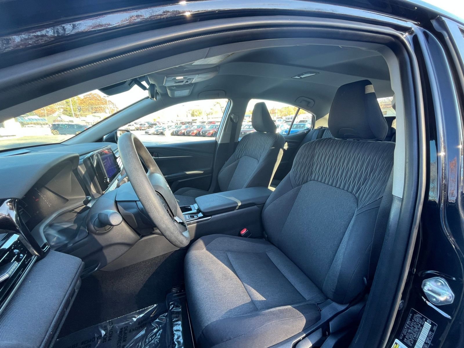 Thumbnail: 2025 Toyota Camry - 31