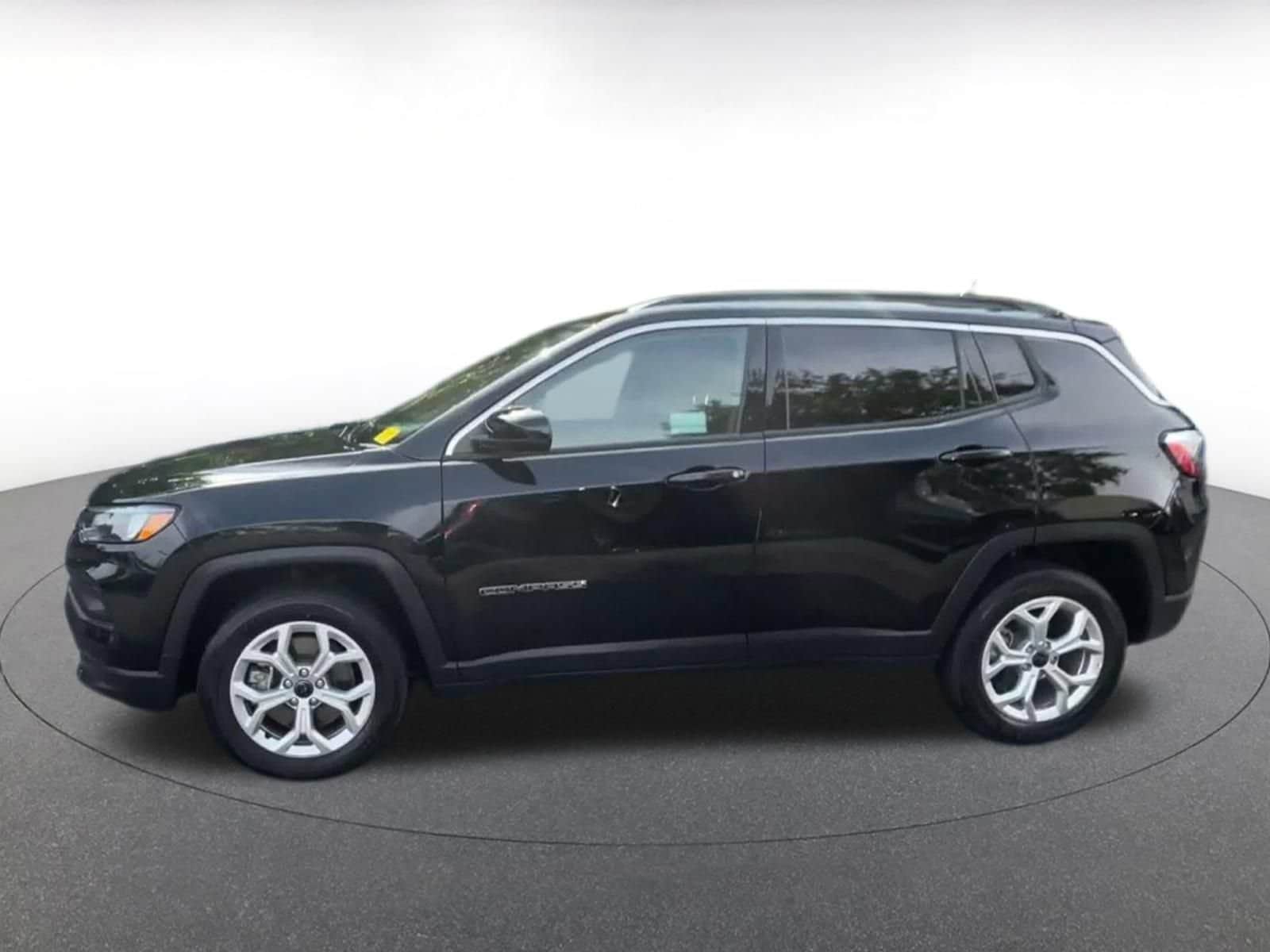 Thumbnail: 2025 Jeep Compass - 9