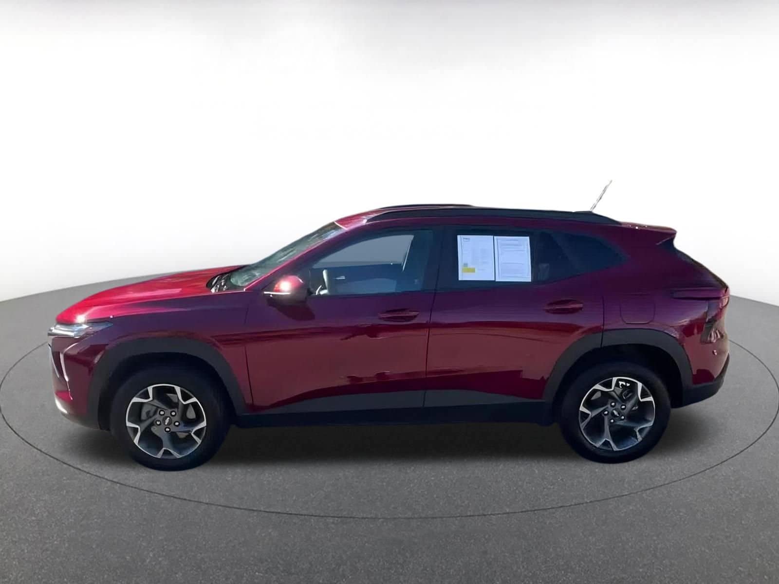 Thumbnail: 2025 Chevrolet Trax - 8