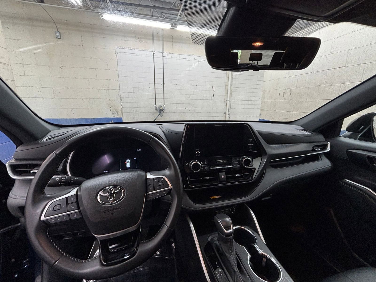 Thumbnail: 2025 Toyota Highlander - 33