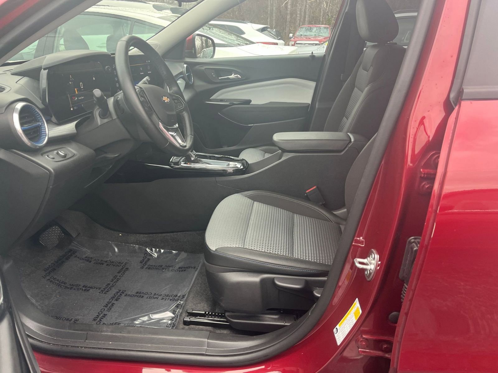 Thumbnail: 2025 Chevrolet Trax - 21