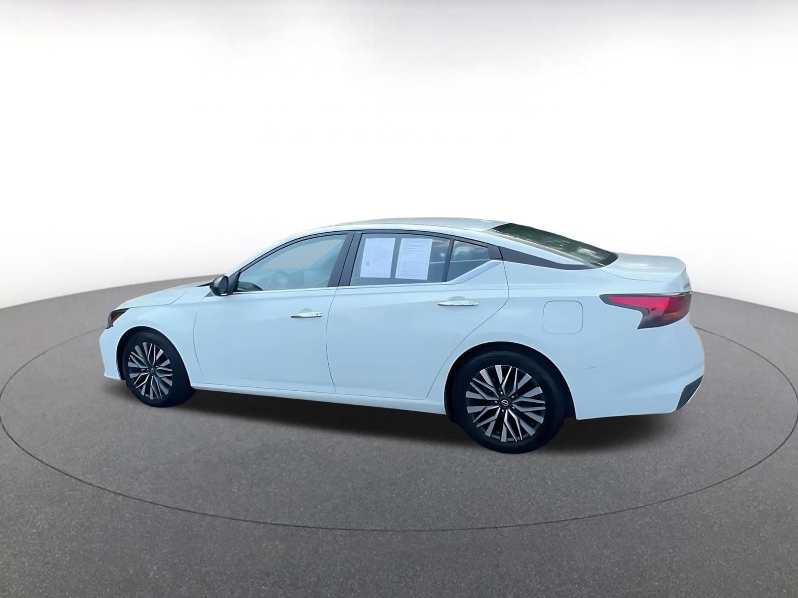 Thumbnail: 2025 Nissan Altima - 10