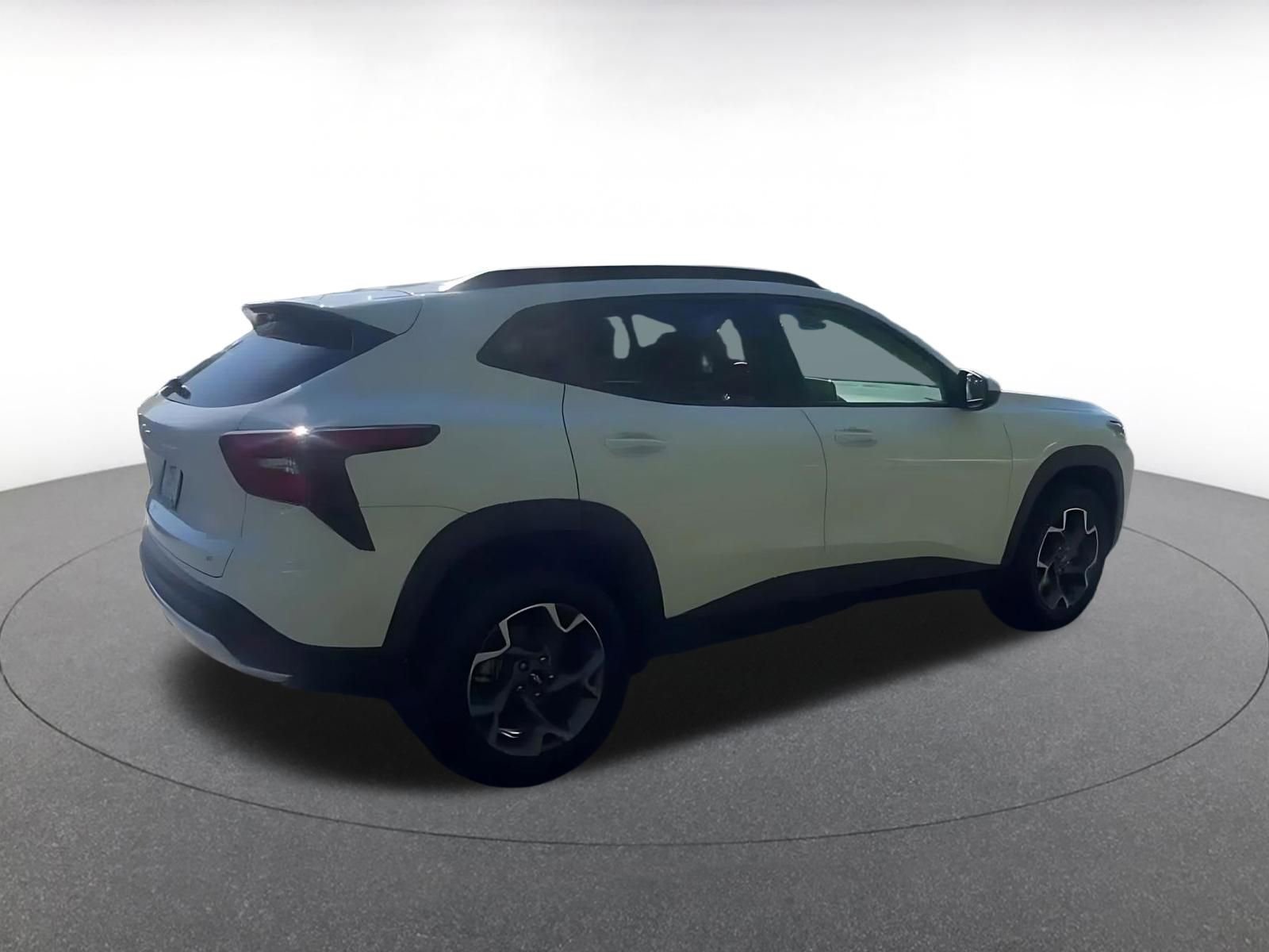 Thumbnail: 2025 Chevrolet Trax - 15