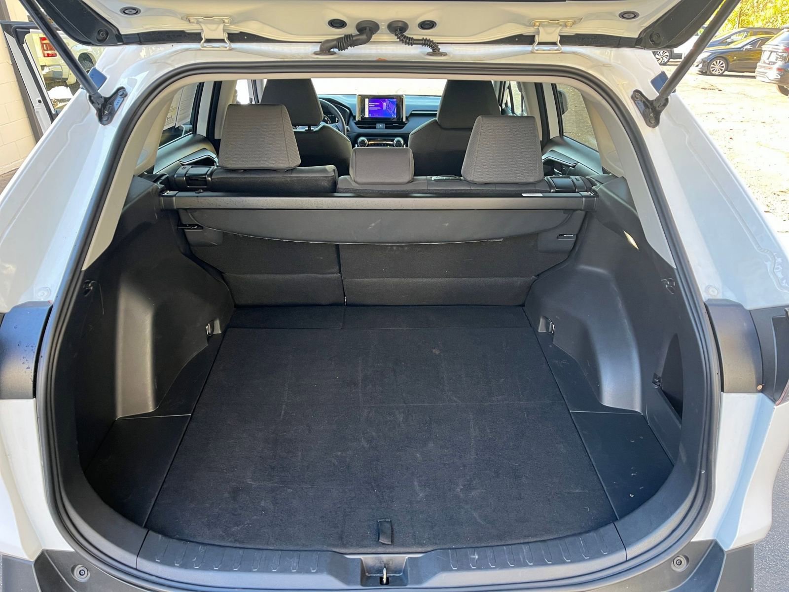 Thumbnail: 2025 Toyota RAV4 - 27