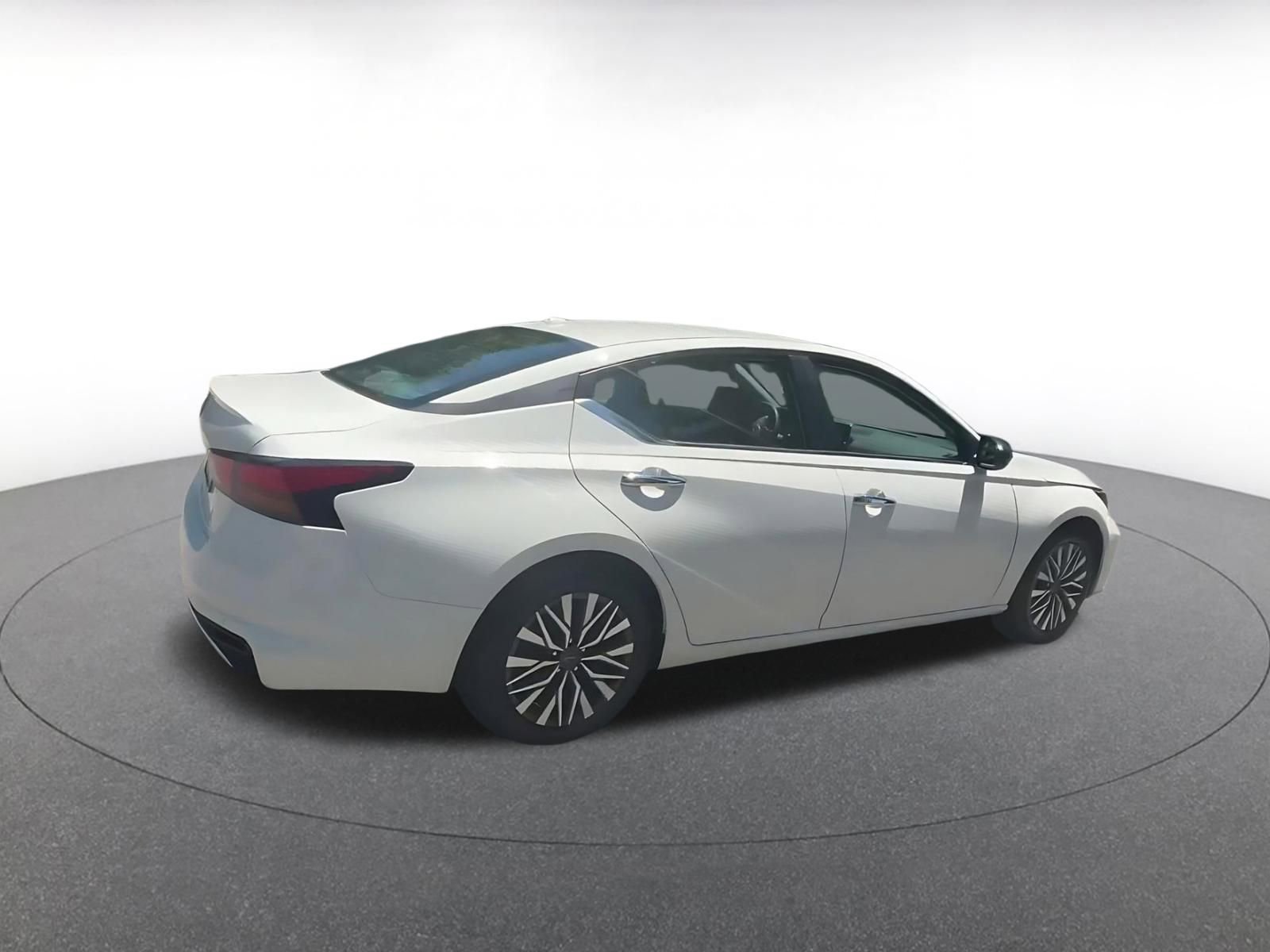 Thumbnail: 2025 Nissan Altima - 14