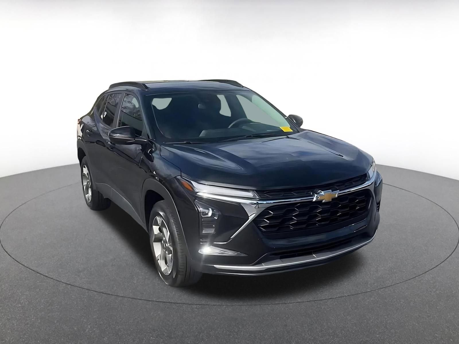 Thumbnail: 2025 Chevrolet Trax - 2