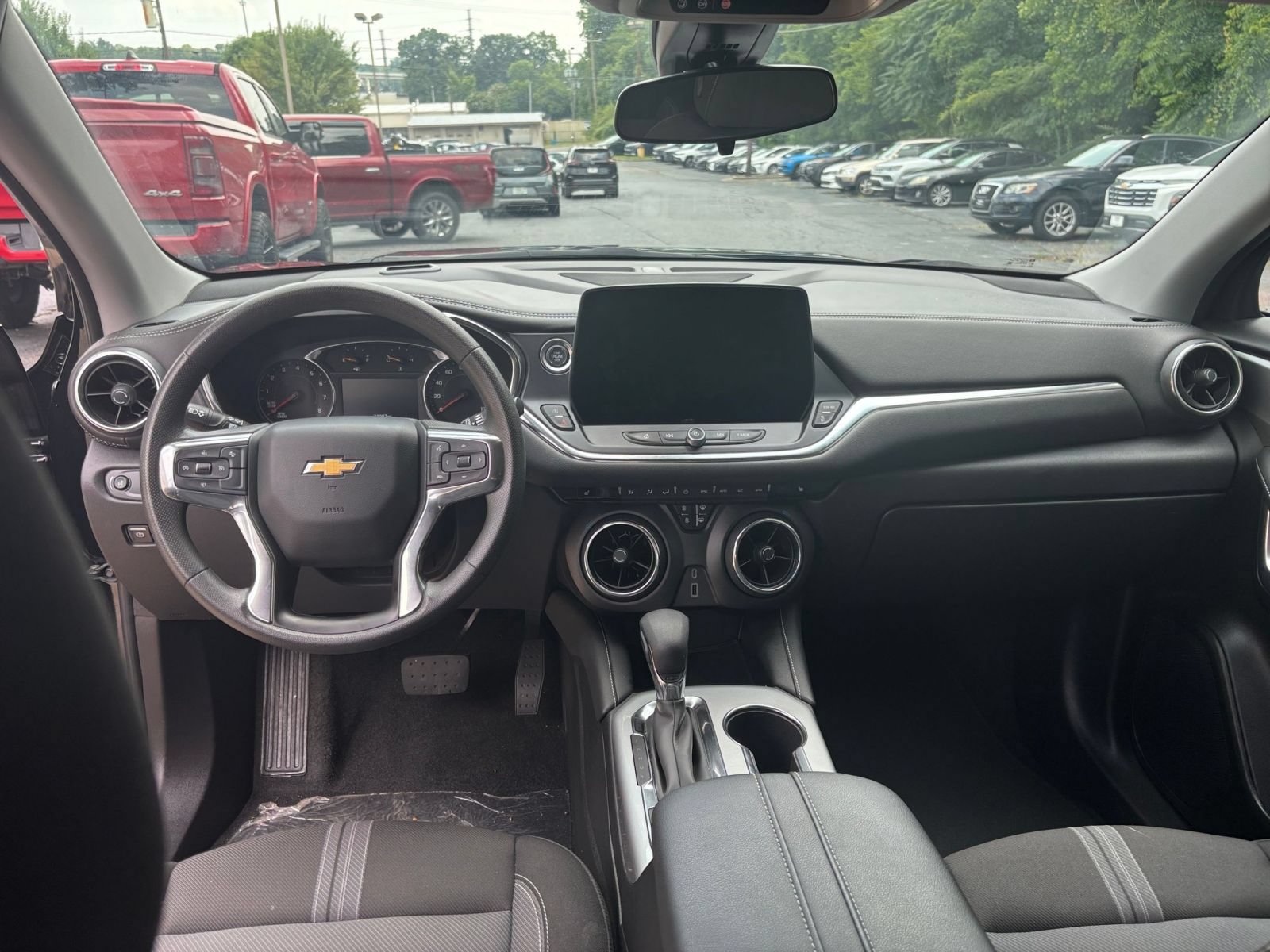 Thumbnail: 2025 Chevrolet Blazer - 28