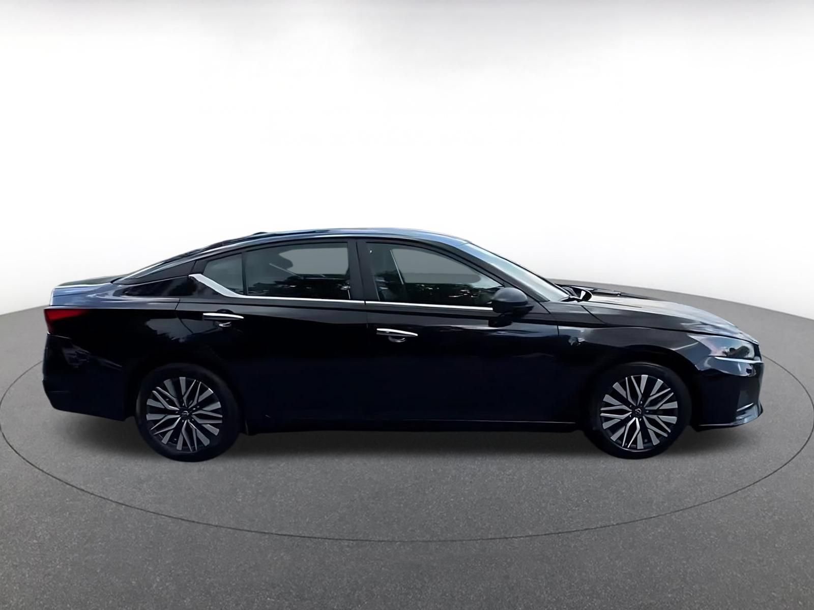 Thumbnail: 2025 Nissan Altima - 16