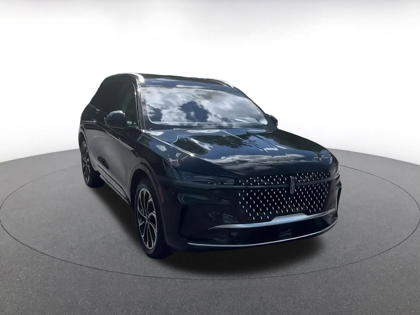 Thumbnail: 2024 Lincoln Nautilus - 3