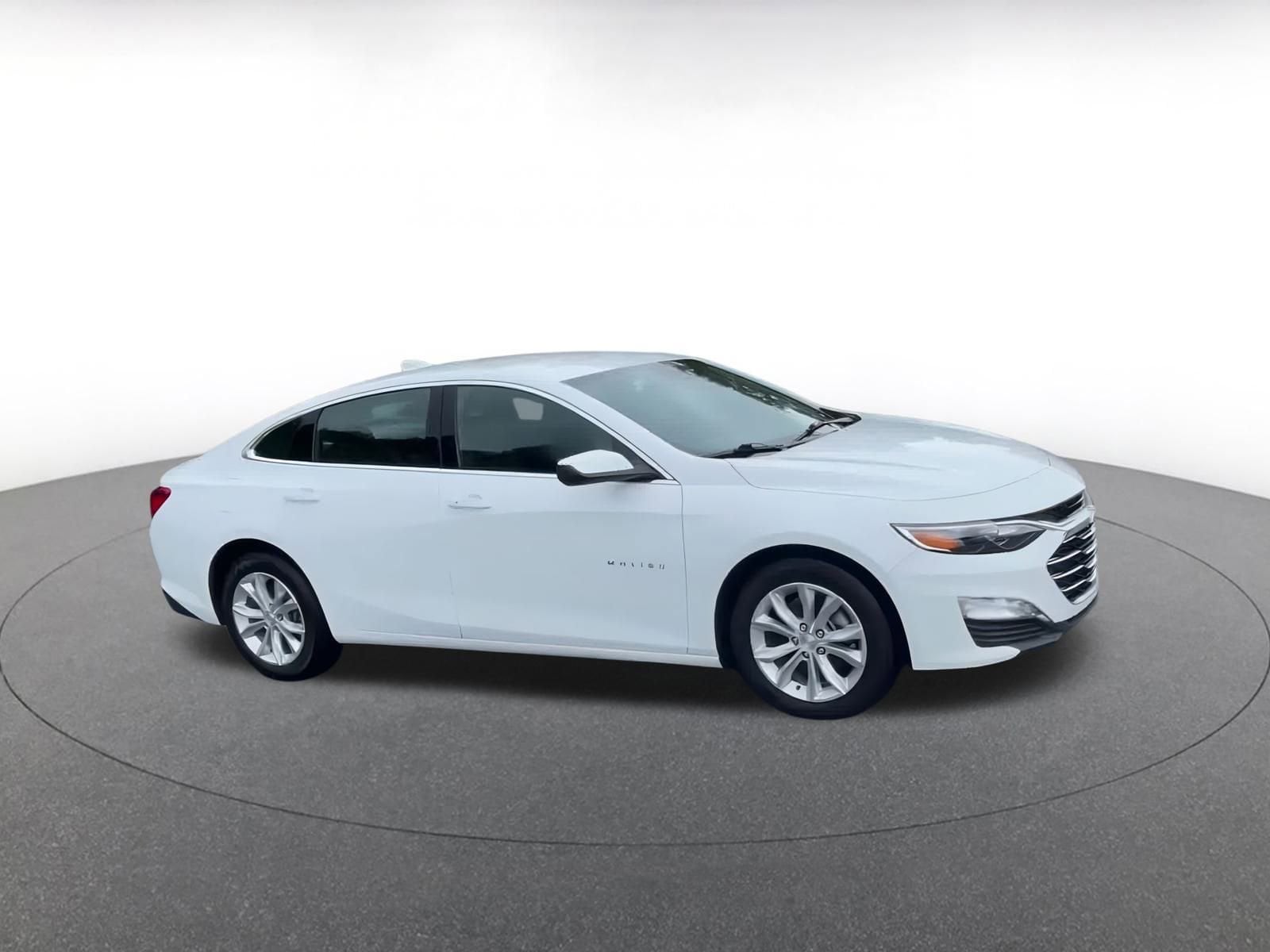 Thumbnail: 2024 Chevrolet Malibu - 2